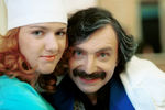 Актеры Амаяк Акопян и Анастасия Гуляева в кадре из телесериала «Медики», 2001 год