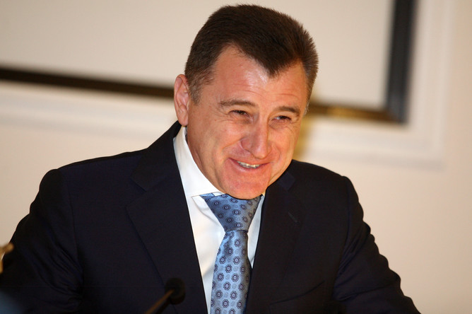 От отставки волгоградского губернатора Сергея Боженова (на фото) может спасти только Вячеслав Володин