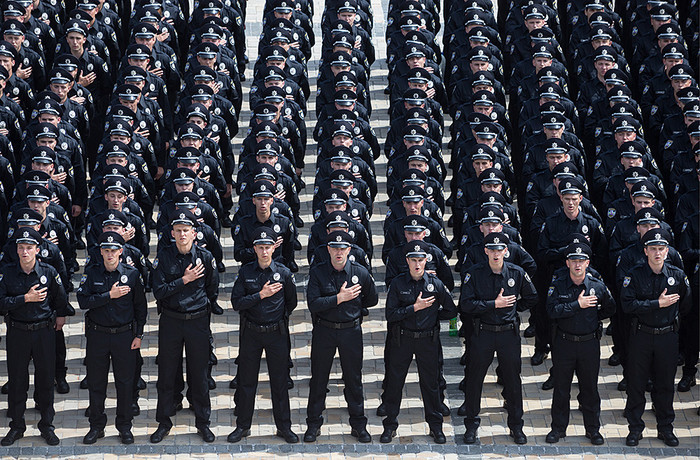 Сотрудники патрульной полиции на&nbsp;церемонии принесения присяги на&nbsp;Софиевской площади