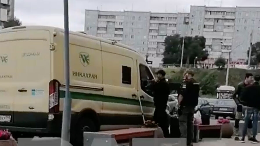 В Красноярске инкассаторы потеряли и переехали сумку с 570 тыс. рублей