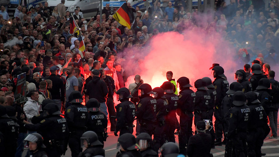Беспорядки в&nbsp;немецком городе Хемниц после убийства мигрантами местного жителя