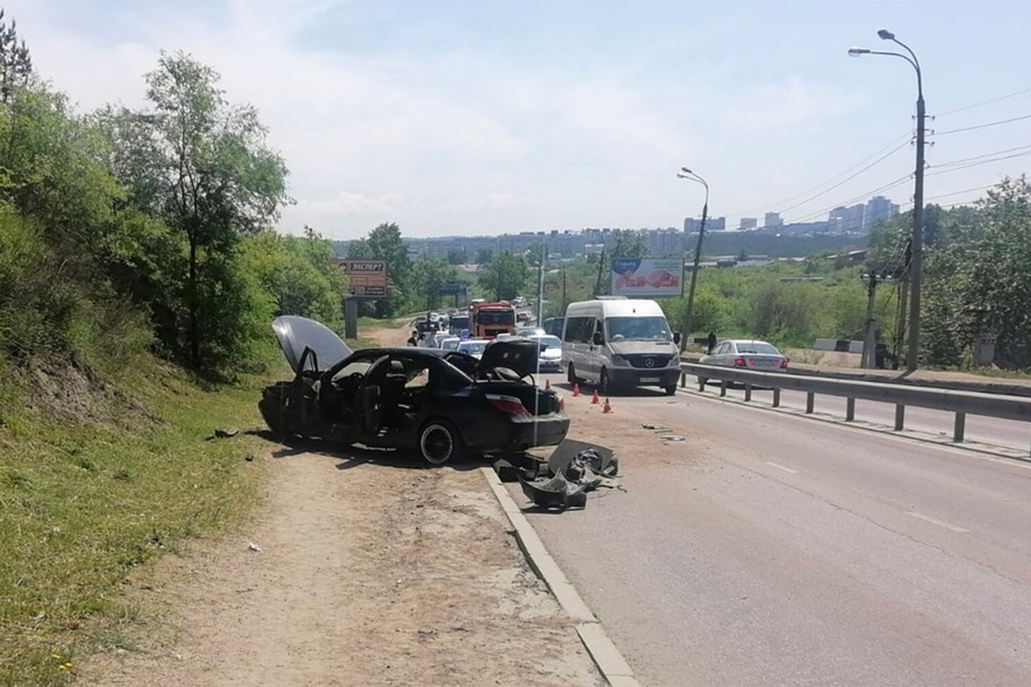 Водитель вылетел через люк и попал под свою машину в ДТП - Газета.Ru |  Новости