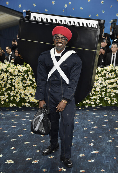 Американский рэпер и актер Andr&eacute; 3000&nbsp;во время благотворительного бала в&nbsp;Метрополитен-музее, Нью Йорк, США, 5&nbsp;мая 2025&nbsp;года