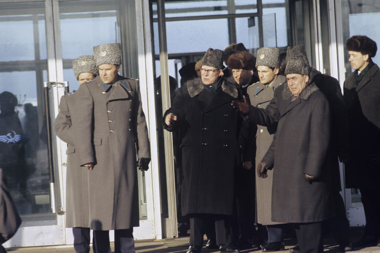 ������������� ������� �������� ����������� �������� "����-4" � "����-5". ������������� �������� �������. ������ ������: ������-��������� ���� ������� �������, ����������� ��������� �� ���� ������ �������, ������-��������� ���� ����� �������, �������� � ����� ��������� �� ���� ������� �������, �������-���������� ���� �������� �������, ������� ������.