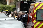 Глава МВД Франции Клод Геан рассказал, что утром было принято решение заканчивать спецоперацию и брать преступника штурмом.
