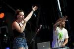 Выступление Амелии Мит из группы Sylvan Esso во время Firefly Music Festival в Довере, штат Делавэр 