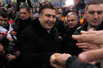 Бывший президент Грузии Михаил Саакашвили во время встречи со сторонниками евроинтеграции на площади Независимости в Киеве, 7 декабря 2013 года
