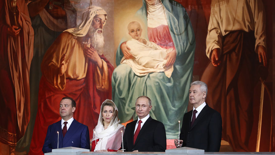 Путин подарил патриарху Кириллу уникальное яйцо