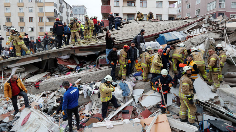 На&nbsp;месте обрушения шестиэтажного здания в&nbsp;Стамбуле, 6 февраля 2019 года