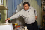 Старший эксперт технической поддержки в службе спасения «112» Роман Бурцев у себя дома