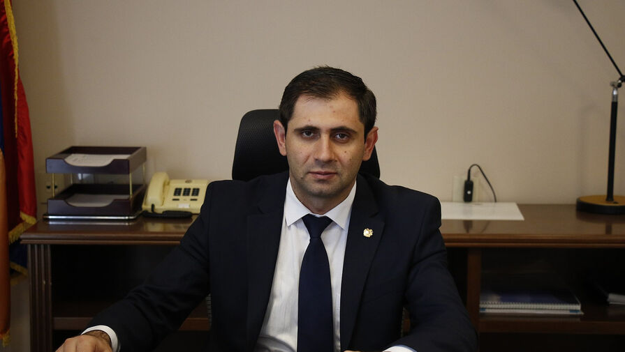 Глава Минобороны Армении вылетел в Москву для участия в Совете министров обороны СНГ