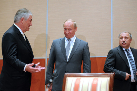 Рекс Тиллерсон (ExxonMobil ), Владимир Путин и Эдуард Худайнато (Роснефть)