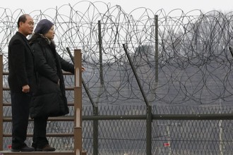 Южная и Северная Корея отделены не только стеной и рвом, но также артиллерийскими батареями и ракетными установками