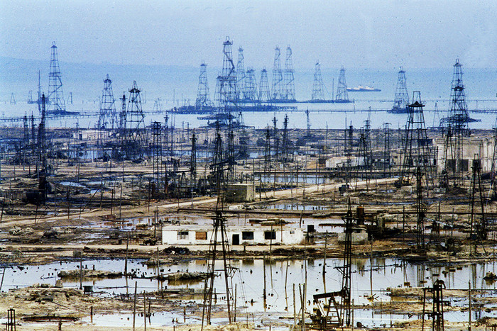 Нефтяное месторождение на Каспийском море