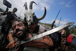 Участники фестиваля викингов в городе Катойра на севере Испании