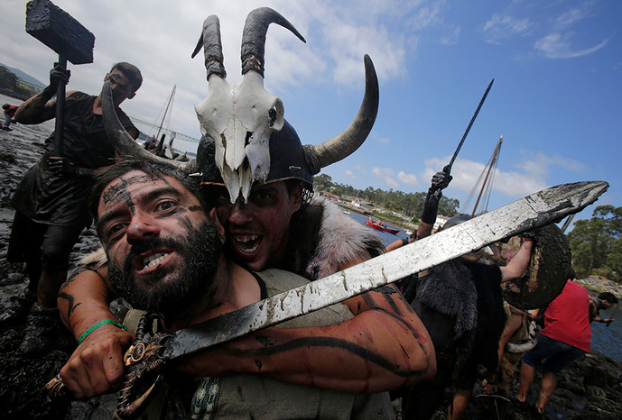 Участники фестиваля викингов в&nbsp;городе Катойра на&nbsp;севере Испании