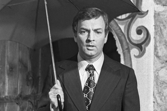 Михаил Державин в роли пана Ведущего «Кабачка «13 стульев»