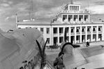 Здание аэровокзала аэропорта Внуково со стороны летного поля, 1951&nbsp;год