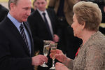 Владимир Путин и Наина Ельцина на торжественном приеме в Александровском зале Большого Кремлевского дворца