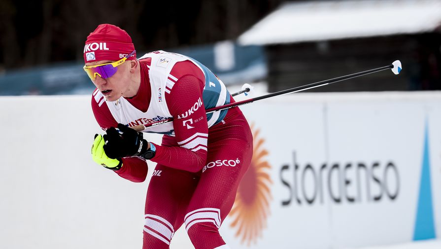 Большунов выиграл эстафету на чемпионате России по лыжам