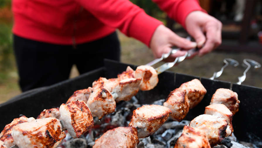 Диетолог предупредила об опасности употребления мяса в жару