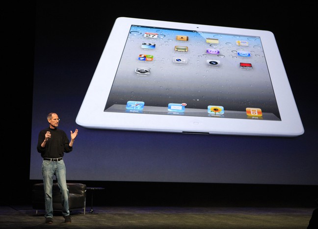 2&nbsp;марта Джобс снова на&nbsp;публике. Он проводит презентацию новой версии iPad.