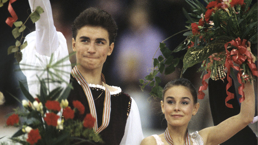 
Дуэт Екатерина Гордеева и Сергей Гриньков, завоевавшие первое место и звание чемпионов Европы 1990&nbsp;года на&nbsp;чемпионате Европы по&nbsp;фигурному катанию