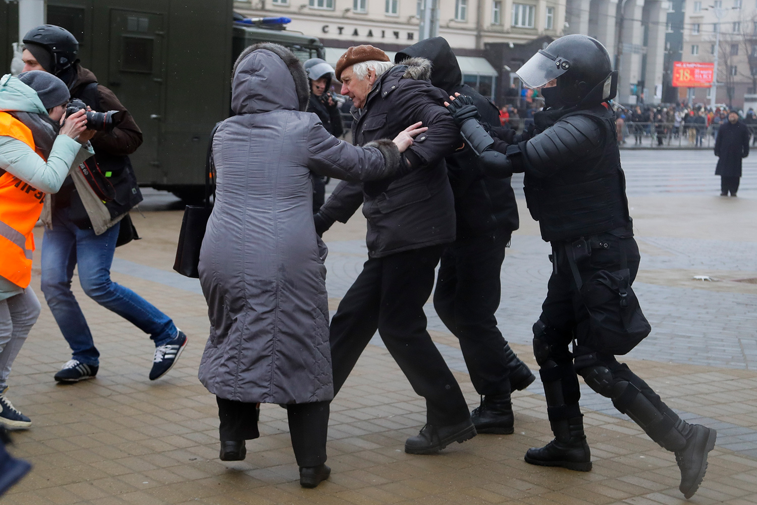 Так толком и не поняла, что же сегодня произошло в Минске 