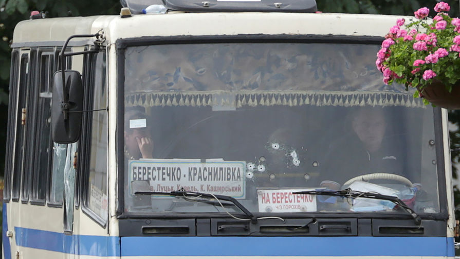 Ситуация на месте захвата заложников в пассажирском автобусе в центре Луцка, 21 июля 2020 года 