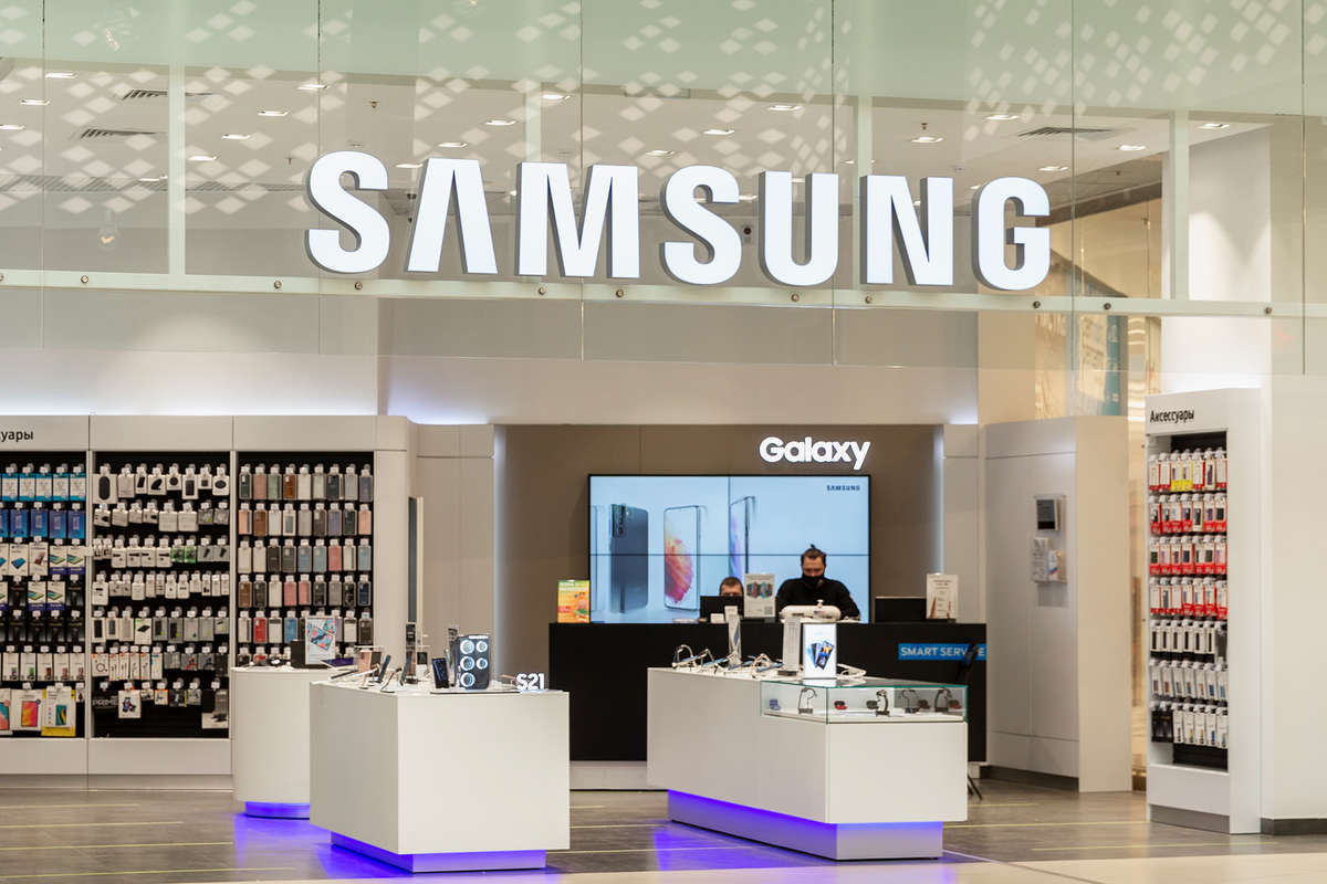 Россияне столкнулись с запретом на работу смартфонов Samsung - Газета.Ru |  Новости