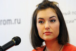 Саша Грей во время пресс-конференции в отеле «Рамада» в Екатеринбурге, 2013 год