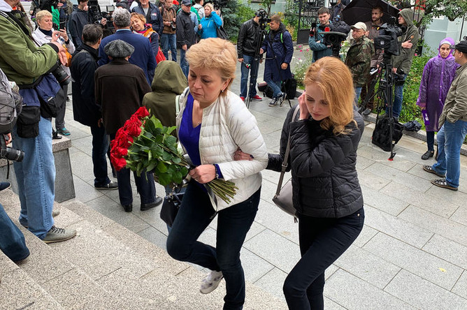 На церемонии прощания с певцом Вилли Токаревым в Москве, 9 августа 2019 года