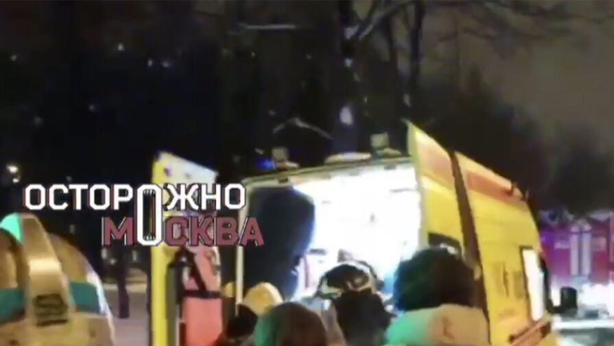 Водитель не реагровал: в Москве автобус зажал и протащил девочку по асфальту