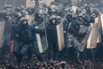 Сотрудники спецподразделения «Беркут» во время столкновений в центре Киева. 18 февраля 2014 года