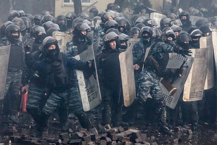 Сотрудники спецподразделения &laquo;Беркут&raquo; во время столкновений в&nbsp;центре Киева. 18&nbsp;февраля 2014&nbsp;года