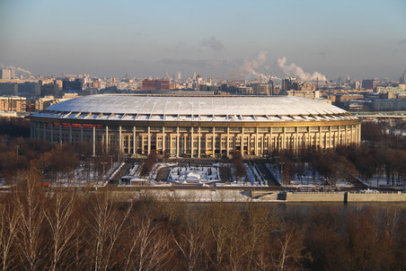 Изображение памятника установленного в центральном секторе восточной трибуны стадиона труд в томске