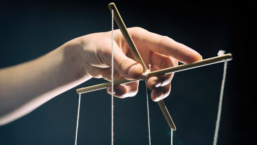 Россиянам объяснили, почему люди верят в клонов знаменитостей