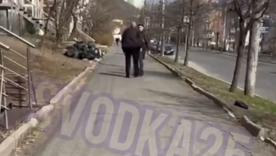 Таксист набросился на россиянина из-за хлопка дверью автомобиля