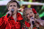 Глеб Матвейчук и Лариса Долина во время праздничного концерта на Красной площади, посвященного Дню России