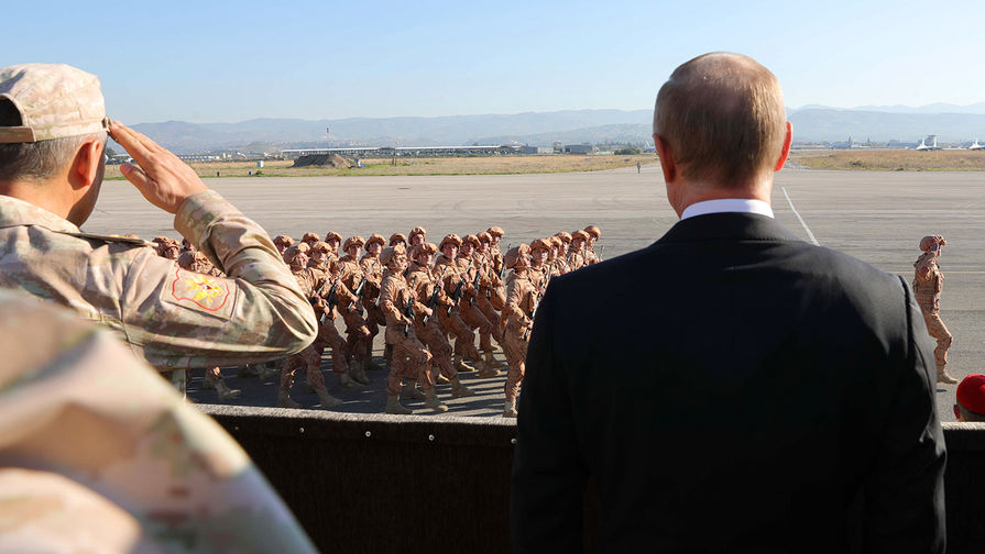 Владимир Путин во время посещения авиабазы «Хмеймим» в Сирии, 11 декабря 2017 года 