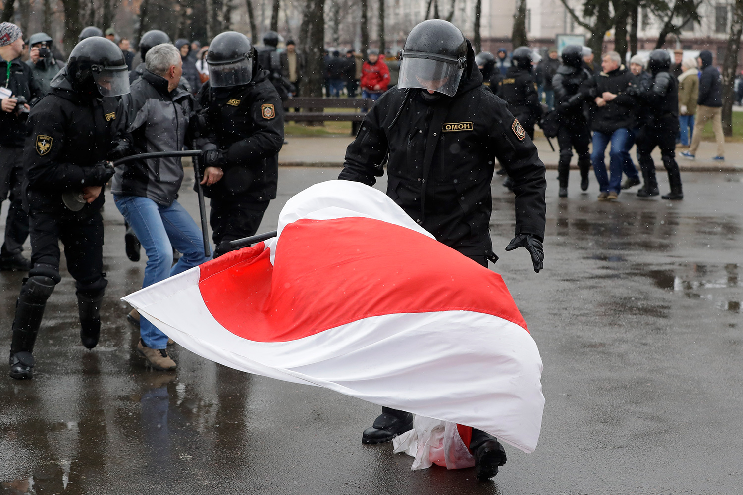 Так толком и не поняла, что же сегодня произошло в Минске 