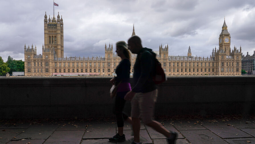 Daily Mail: сотрудников парламента Британии обязали в анкете указывать пол родителей
