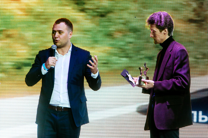Директор по&nbsp;корпоративным коммуникациям BMW Group Russia Василий Мельников (слева)