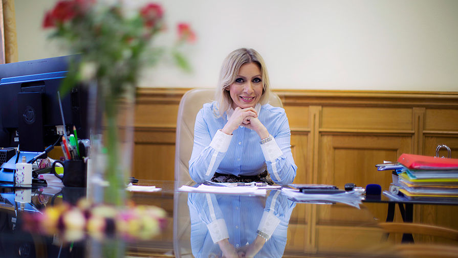 Мария Захарова в&nbsp;своем рабочем кабинете