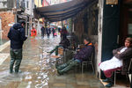 Во время наводнения в Венеции, 12 ноября 2019 года