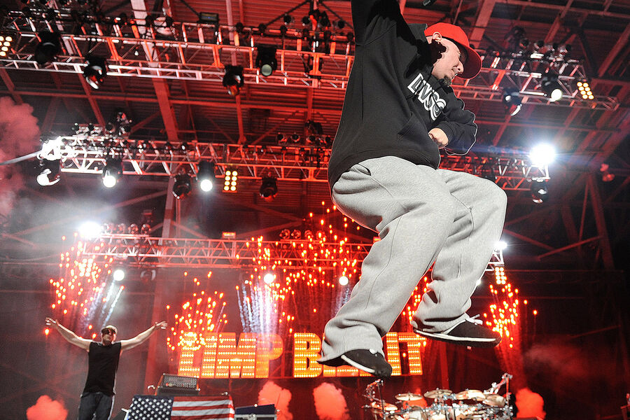 Солист группы Limp Bizkit Фред Дерст во время выступления на&nbsp;музыкальном фестивале Rock on the Range, Огайо, США, 23&nbsp;мая 2010&nbsp;года