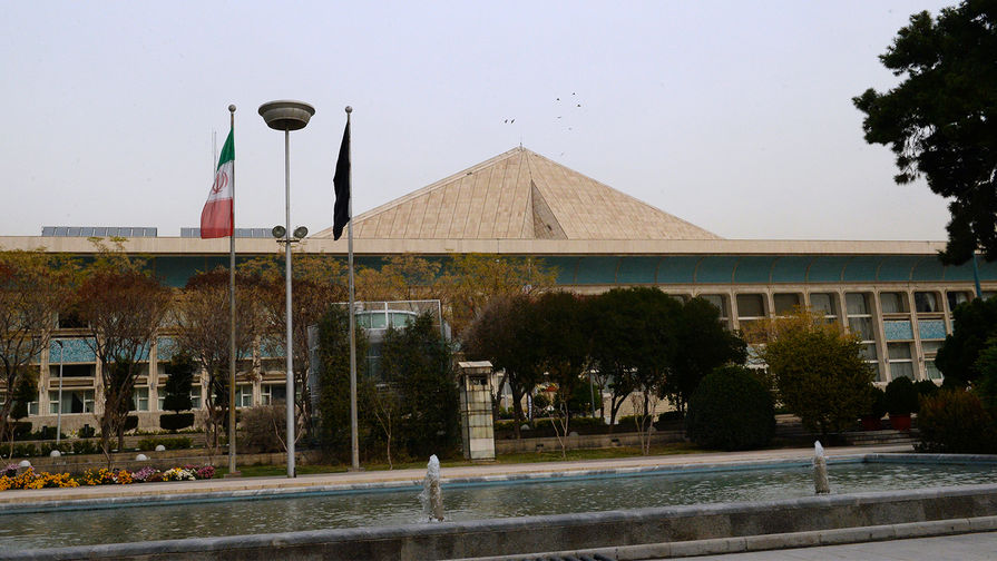 Новое здание комплекса парламента Ирана (исламского консультативного совета &mdash; меджлиса) в&nbsp;Тегеране (2014 год)