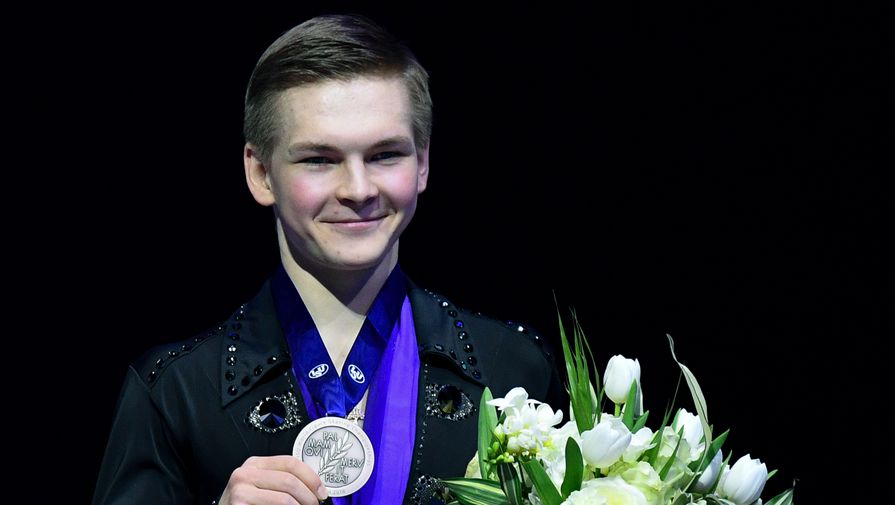 Российский фигурист Михаил Коляда с бронзовой медалью чемпионата мира