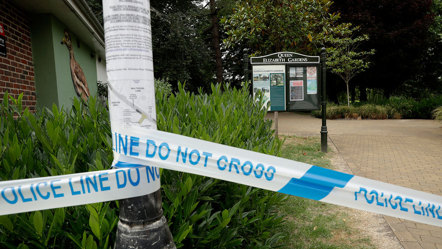 Полицейское оцепление около&nbsp;парка королевы Елизаветы после инцидента с&nbsp;отравлением в&nbsp;Эймсбери, 4 июля 2018 года