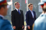 Премьер-министр РФ Дмитрий Медведев и премьер-министр Сербии Ана Брнабич на военном смотре сербской армии «Свобода 2019» на аэродроме Батайница
